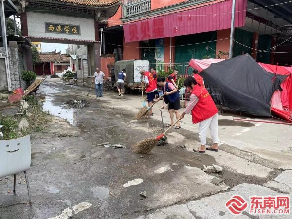 干群齐发力 莆田市荔城区拱辰街道有序推进灾后重建工作