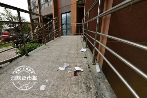 福州4岁男孩从11楼逃生窗坠下身亡 当时家中空无一人